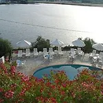 Ariadni Hotel
